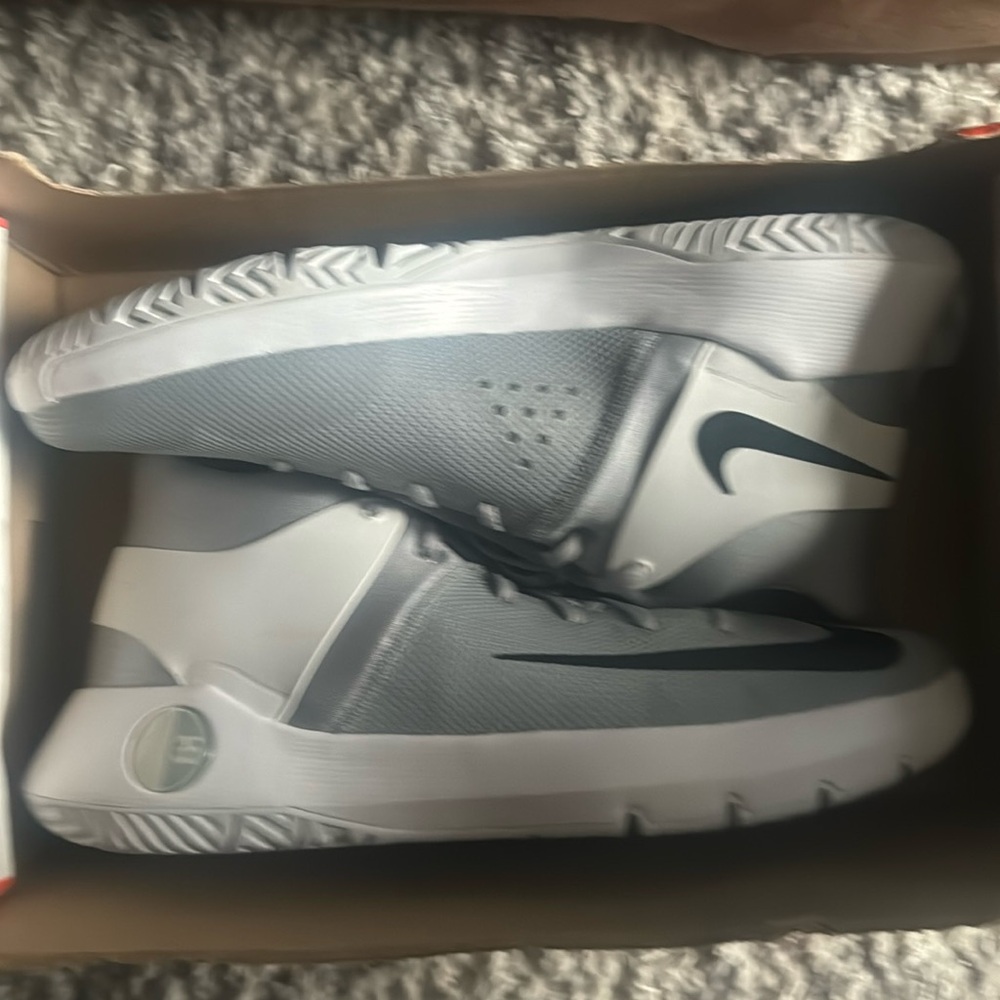Kevin Durant five TB promo gray and white size 13 1/2